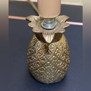 Vintage brass pineapple table lamp